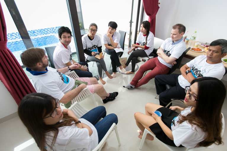 Mekong Countries Look to Promising Startups for Tourism Innovation Startup entrepreneurs get advice from experts at a tourism mentoring bootcamp. Photo: MIST