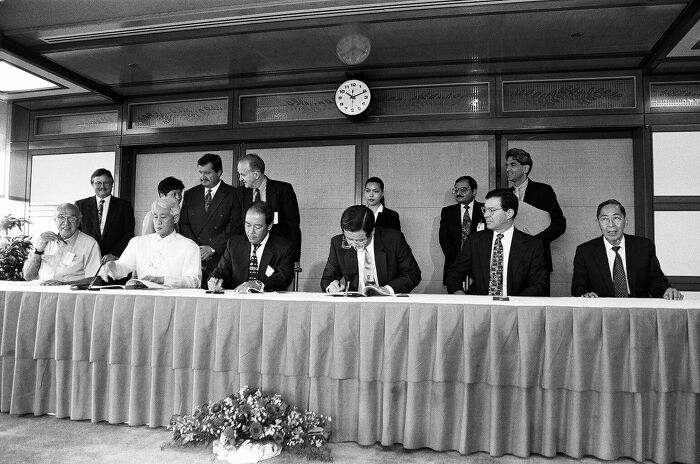 ADB and Lao PDR officials during the loan signing of the Nam Leuk Hydropower & Financial Sector Program. ADB Archive