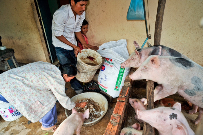 http://www.adb.org/news/photo-essays/moving-better-lives-cambodia