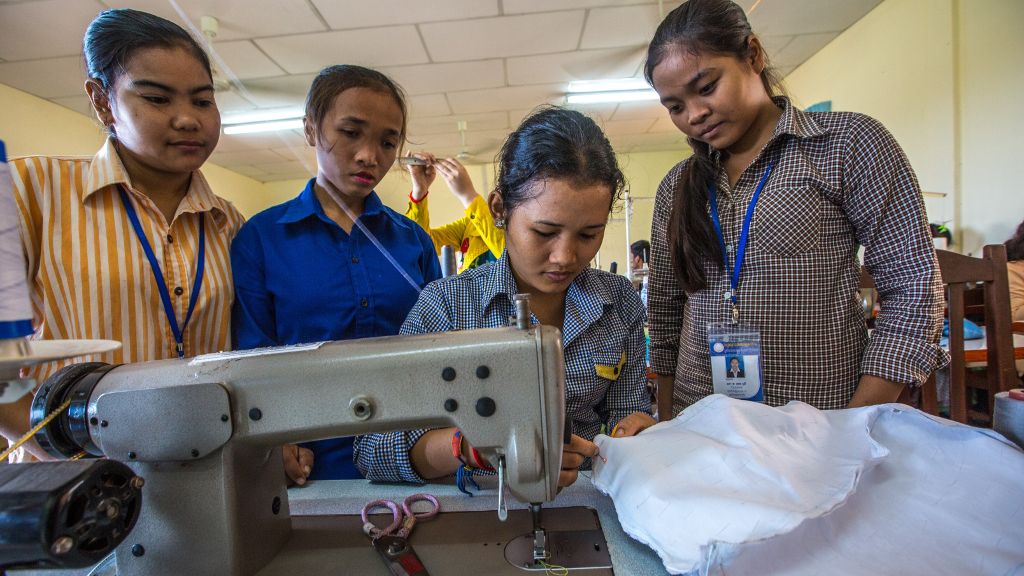 ADB Forecasts Robust Growth for Cambodia, Sees Risks to Competitiveness